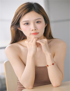 《漂亮妈妈4完整视频有翻译-二人世界免费观看24集》